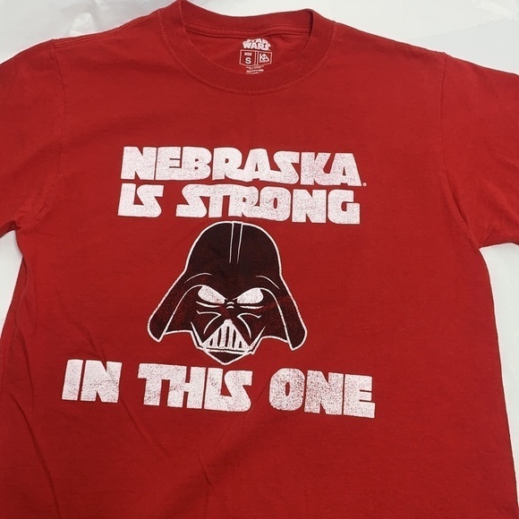 MEN’S Knights Apparel Red Star Wars Darth Vader Short Sleeve Tee Shirt Size S - Picture 1 of 4